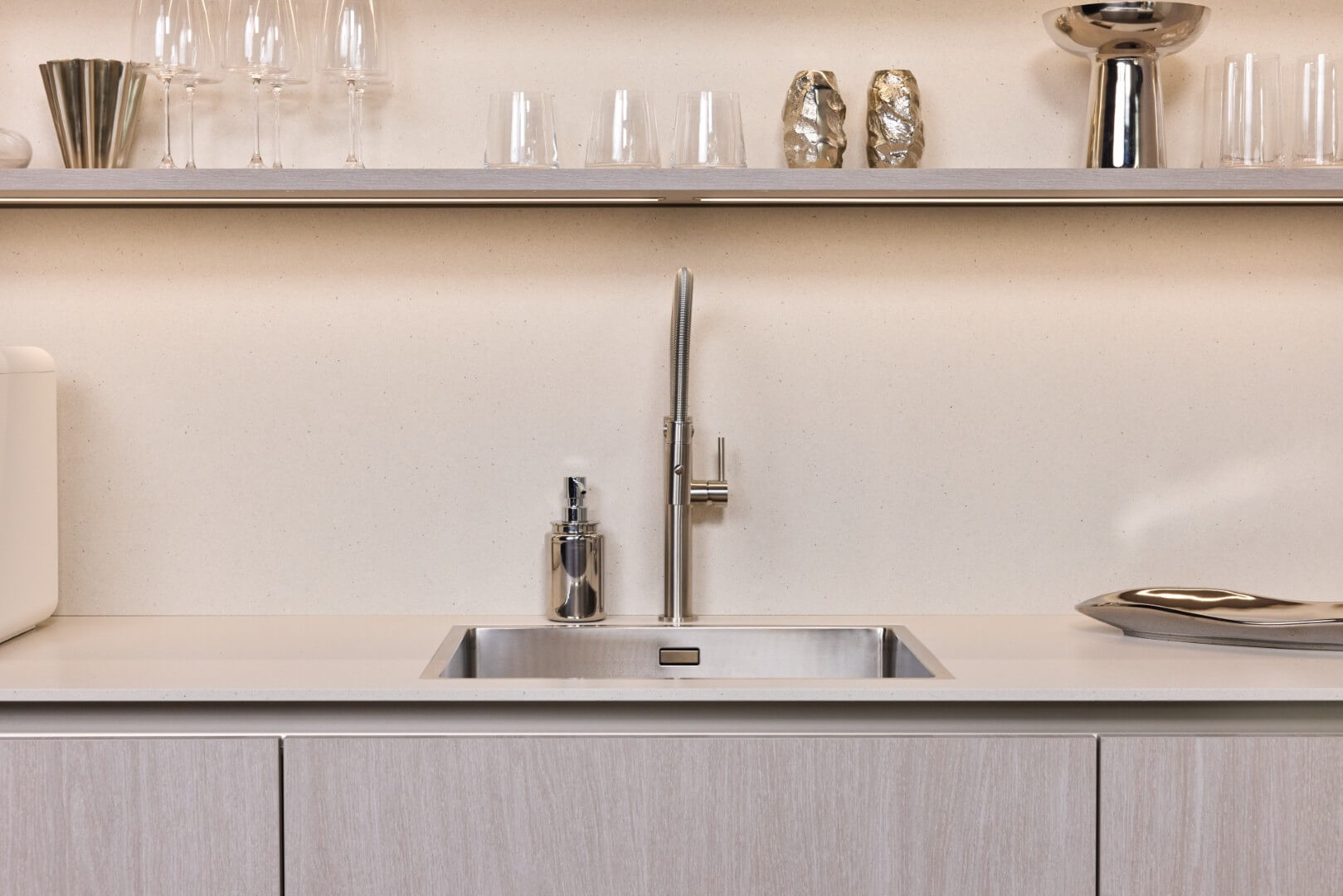 ukeruneページ Jura zandsteen – Greeploze designkeuken met warme uitstraling